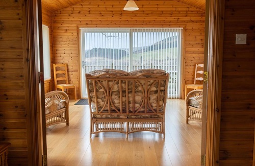 Drumnadrochit House | Nice apartment in villa for 6 people with WIFI, TV, patio and panoramic view