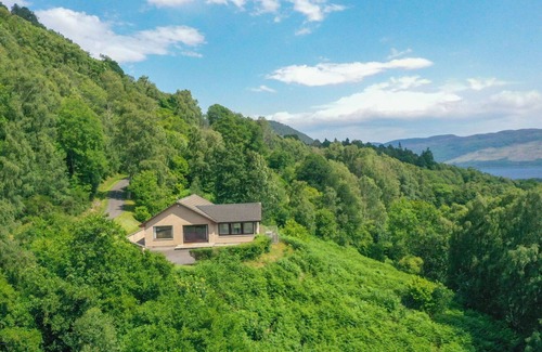 Drumnadrochit House | Nice apartment in villa for 6 people with WIFI, TV, patio and panoramic view