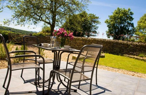 Trelil Villa | Nice apartment in villa for 4 people with WIFI, TV, patio and parking