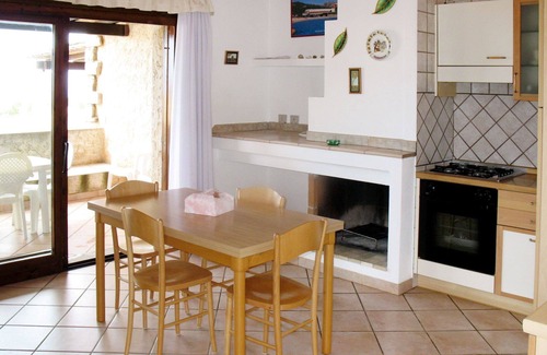 Sant'Elmo House | Nice apartment in villa for 4 guests with A/C, TV, terrace and pets allowed