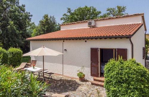 Sasso dʼOmbrone Villa | Nice apartment in villa for 6 guests with A/C, WIFI, pool and patio