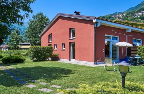 Dongo House | Nice apartment in villa for 4 guests with WIFI, A/C, TV, patio and pets allowed