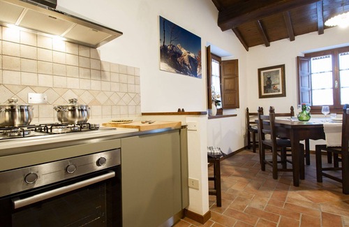 Molazzana Villa | Nice apartment in villa for 6 guests with WIFI, pool, TV and patio
