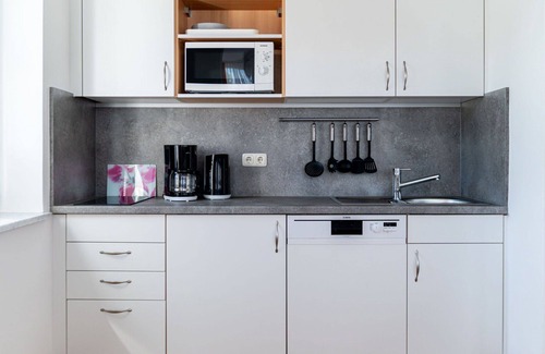 Sellin Villa | Nice apartment in villa for 4 people with WIFI, TV, terrace and pets allowed