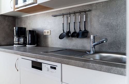 Sellin Villa | Nice apartment in villa for 4 people with WIFI, TV, terrace and pets allowed