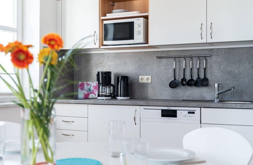 Sellin Villa | Nice apartment in villa for 4 people with WIFI, TV, terrace and pets allowed