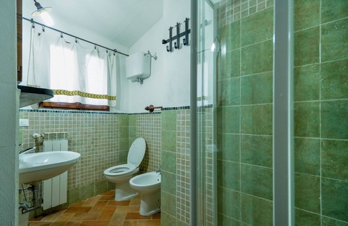 Asciano Villa | Nice apartment in villa for 4 guests with pool, A/C, WIFI, TV, patio, pets allowed and parking