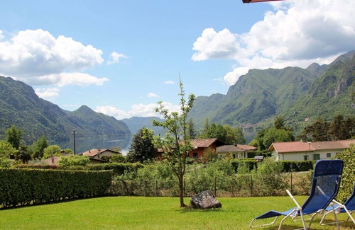 Vesta House | Nice apartment in villa for 5 guests with WIFI, TV, terrace, pets allowed and parking