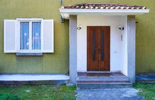 Dervio House | Nice apartment in villa for 16 people with WIFI, TV, balcony and pets allowed
