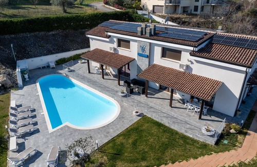 Citta Sant'Angelo Villa | Nice apartment in villa with WIFI, A/C, pool, TV, patio, pets allowed and panoramic view