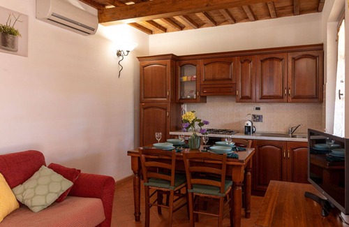Massa Marittima House | Nice apartment in villa for 6 people with A/C, WIFI, TV, terrace and pets allowed