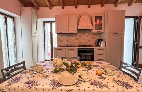 Valloria House | Nice apartment in villa for 4 people with WIFI, TV, patio and pets allowed