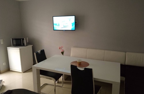 Hoehenberg Apartment | Nice apartment near TradeFair and City 8 Min.