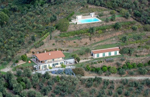 Vicopelago House | NICE APARTMENT WITH POOL. LAKE VIEW NEAR LUCCA AND PISA