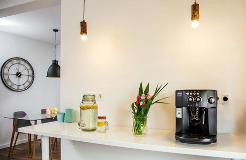 Donji Prolozac Apartment | Nice apartment with hot tub, A/C, WIFI, private pool, TV, terrace and panoramic view