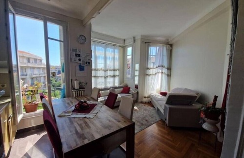 Vernier Apartment | Nice : Beau Trois Pièces Lumineuse Avec vue Dégagée