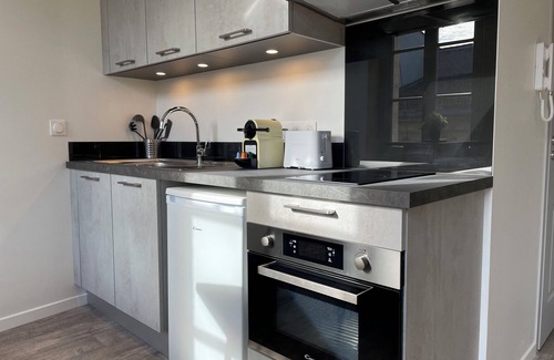 Saint-Michel - Nansouty - Saint-Genes Apartment | Nice bright flat with air conditioning and Bordeaux stone for 2p
