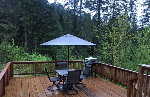 Bear Creek Cabin | Nice cabin located in Seward, Ak