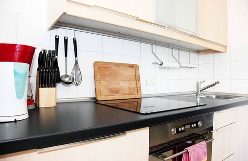 Zollstock Apartment | Nice, centrally located apartments in Cologne, streetcar stop in front of the door.