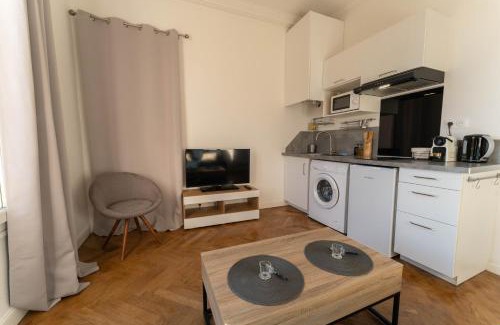 Vernier Apartment | NICE CENTRE-VILLE STUDIO 2 en étage