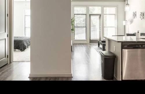 Loring Heights Apartment | Nice , Cozy Midtown Get Away!
