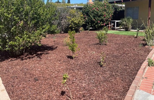 Lake Balboa House | Nice Garden, Quiet neighborhood