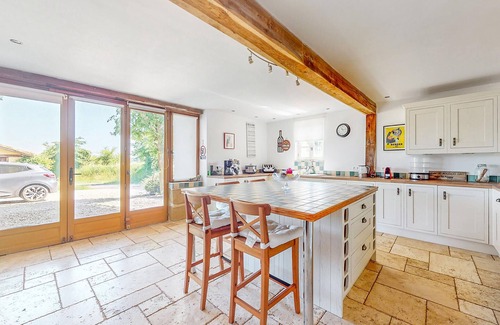 Armillac House | Nice home in Armillac with jacuzzi
