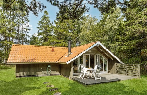 Ho House | Nice home in Blåvand with WiFi