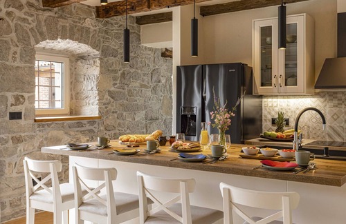 Buzet House | Nice home in Buzet with kitchen