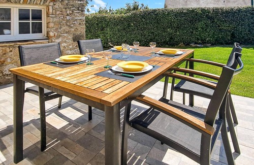 Creances House | Nice home in Créances with WiFi