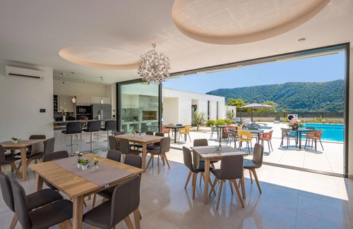 Grizane House | Nice home in Grizane with sauna