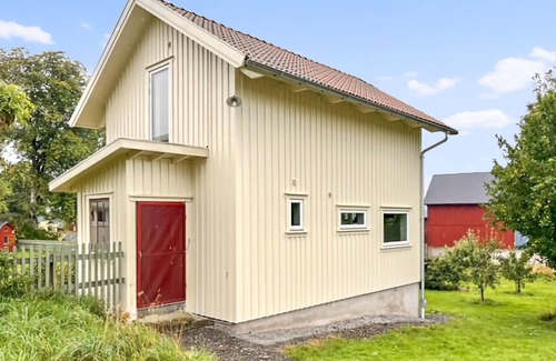Mellerud House | Nice home in Mellerud with sauna