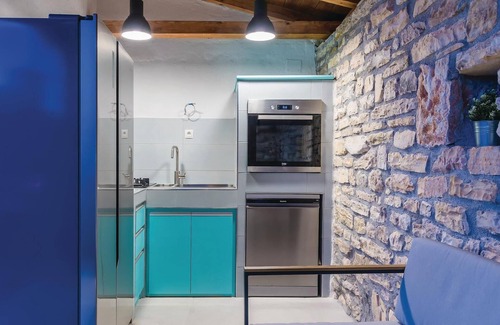 Promina House | Nice home in Mratovo with WiFi