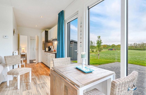 Suesel House | Nice home in Süsel with kitchen