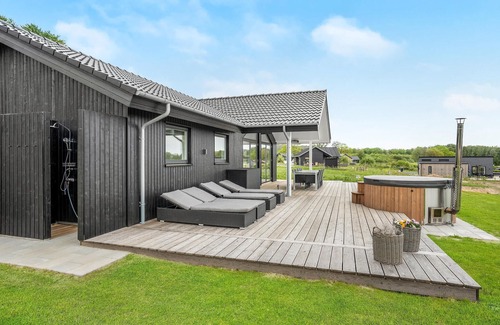 Sjølund House | Nice home in Sjølund with WiFi