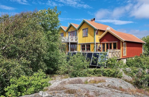 Skaerhamn House | Nice home in Tjörn with sauna
