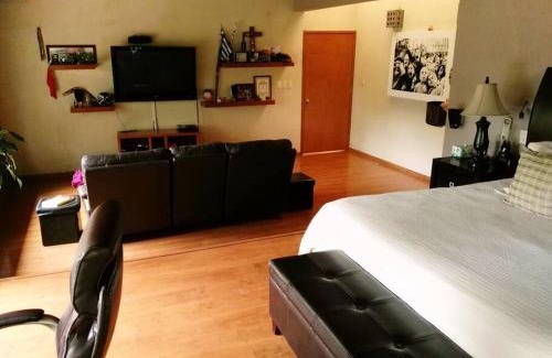 Leon Villa | Nice home with gardens and trees, 3 full bedrooms, living and kitchen