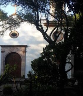 Leon Villa | Nice home with gardens and trees, 3 full bedrooms, living and kitchen