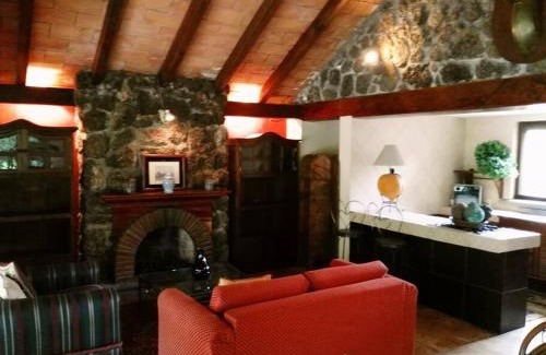 Leon Villa | Nice home with gardens and trees, 3 full bedrooms, living and kitchen