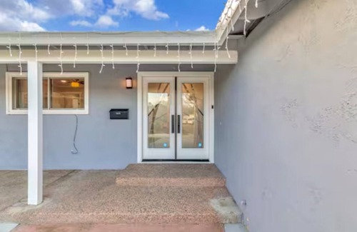 South San Jose House | nice house W/big kitchen safe/quiet neighborhood/ Free Wifi/Laundry/Parkings