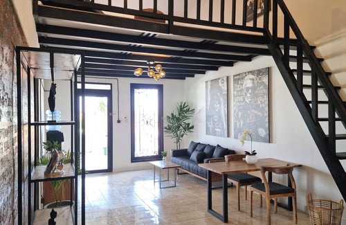 Sunset Road Apartment | Nice Place To Stay