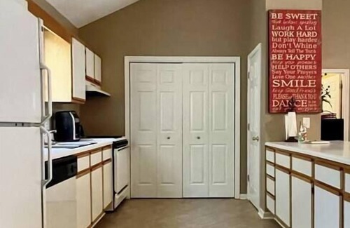 Oxford House | Nice Quiet House, Great Location