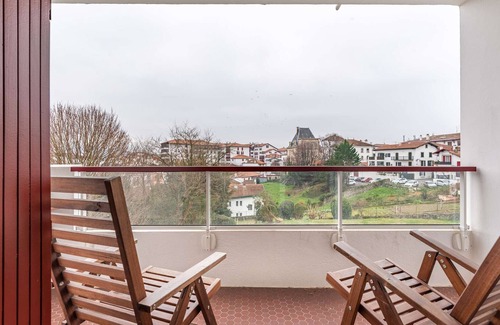 Hendaye Apartment | Nice studio downtown with parking, pets allowed