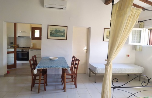 Campo nell'Elba Apartment | Nice studio in a semi-detached house with garden on the Island of Elba