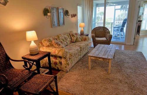 Englewood Villa | Nicely Decorated Villa Great location, Great View waiting for you! B3712A