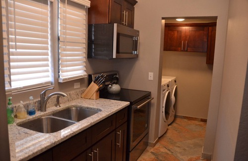 Roswell House | Nicely remodeled getaway near downtown Roswell