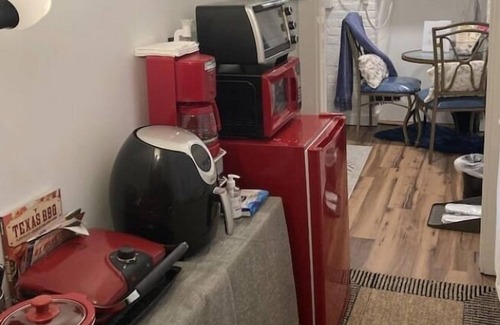 Dwight Apartment | Niche #3 Cozy Suites Near Yale
