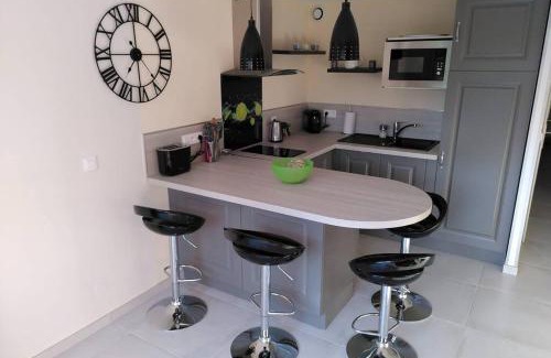 Palavas-les-Flots Apartment | Nid douillet F2, clim, jardin, piscine, parking, plage 200 m Palavas