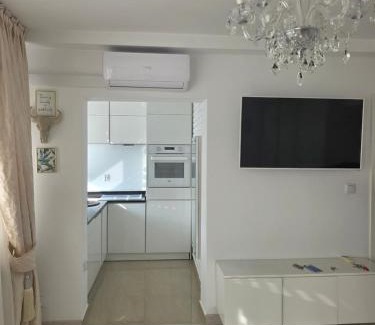 Krasnik Apartment | Niepodległości Park View Studio by BookingHost