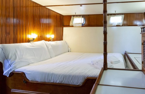 Porto Boat Rental | Night on board Classic Wooden Boat